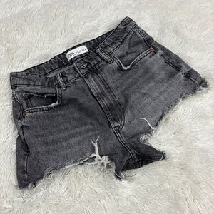 Zara High-Waisted Denim Raw Hem Shorts TRF, Color Black Size 6